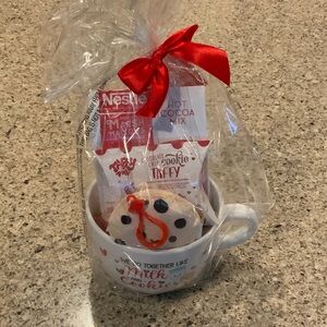 NESTLE  MUG  With Stuffed Keychain, Cocoa Mix, Cookie Gift Set with Red Ribbon
